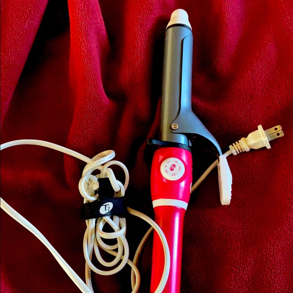T3 curling iron